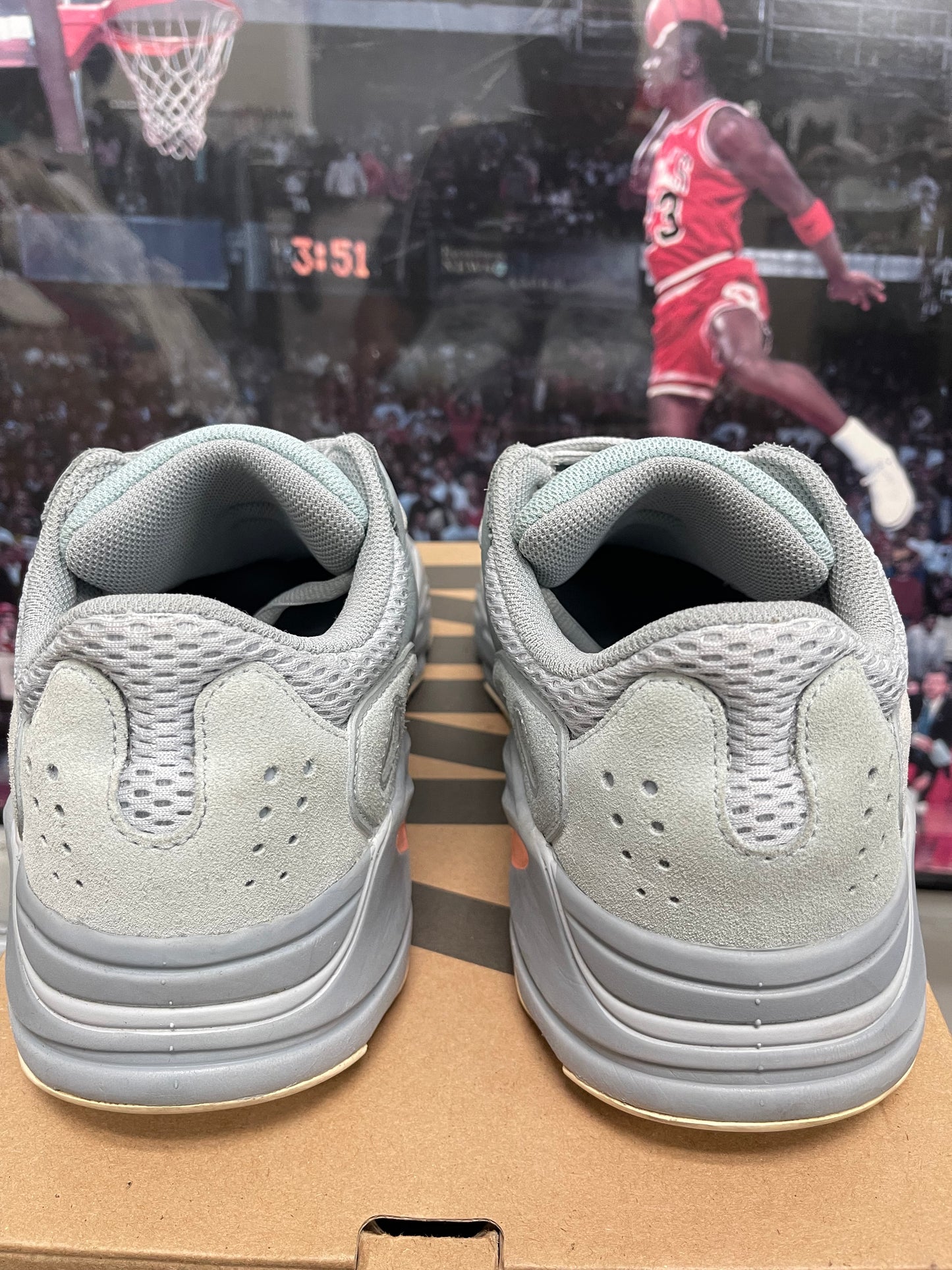 Yeezy Boost 700 size 9