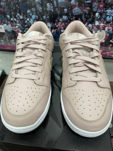 Dunk low women size 9 ‘ Primal Pink ‘
