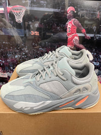 Yeezy Boost 700 size 9