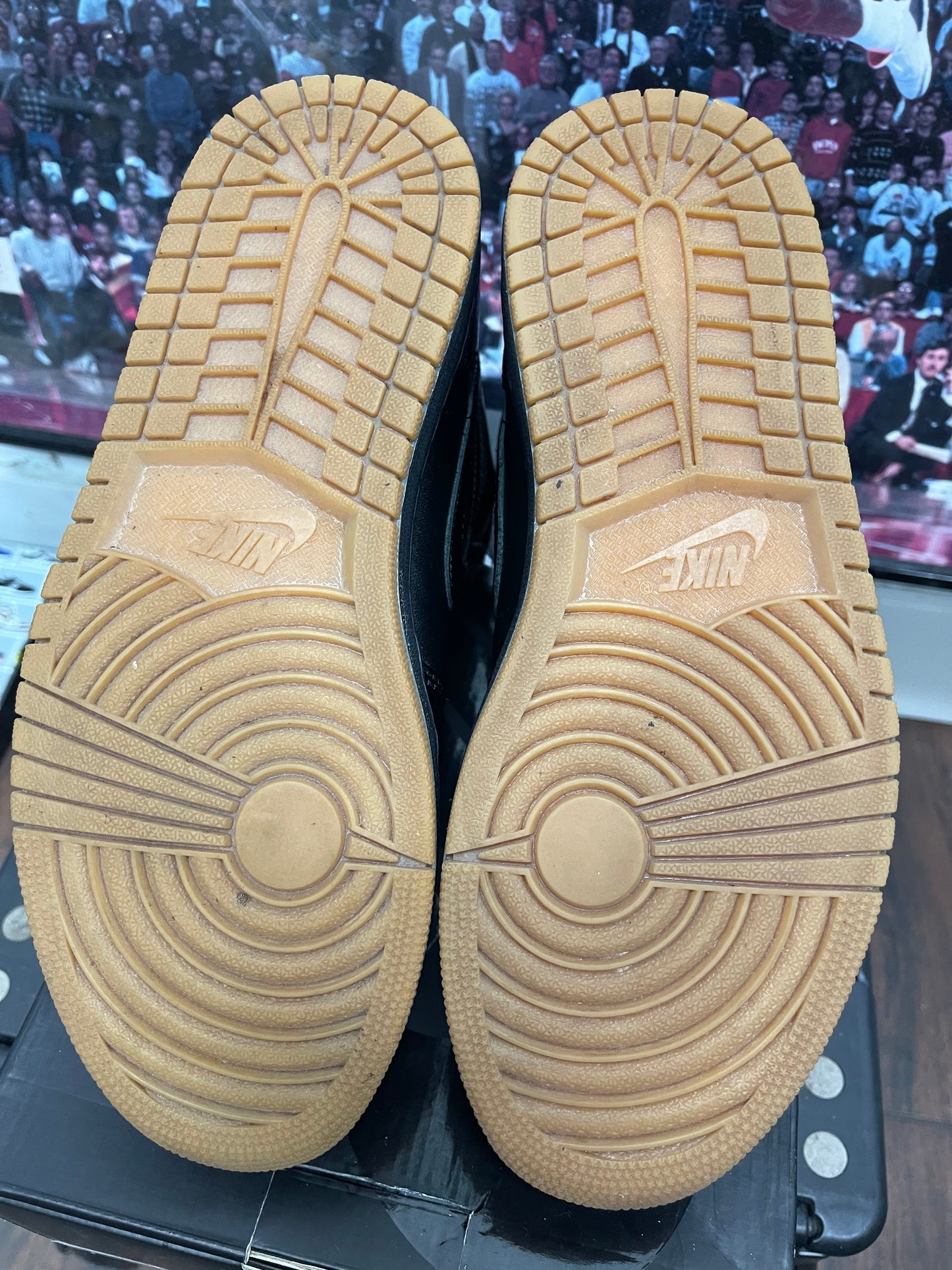 Air Jordan Retro 1 High ‘ Gum Bottom ‘ Size 8