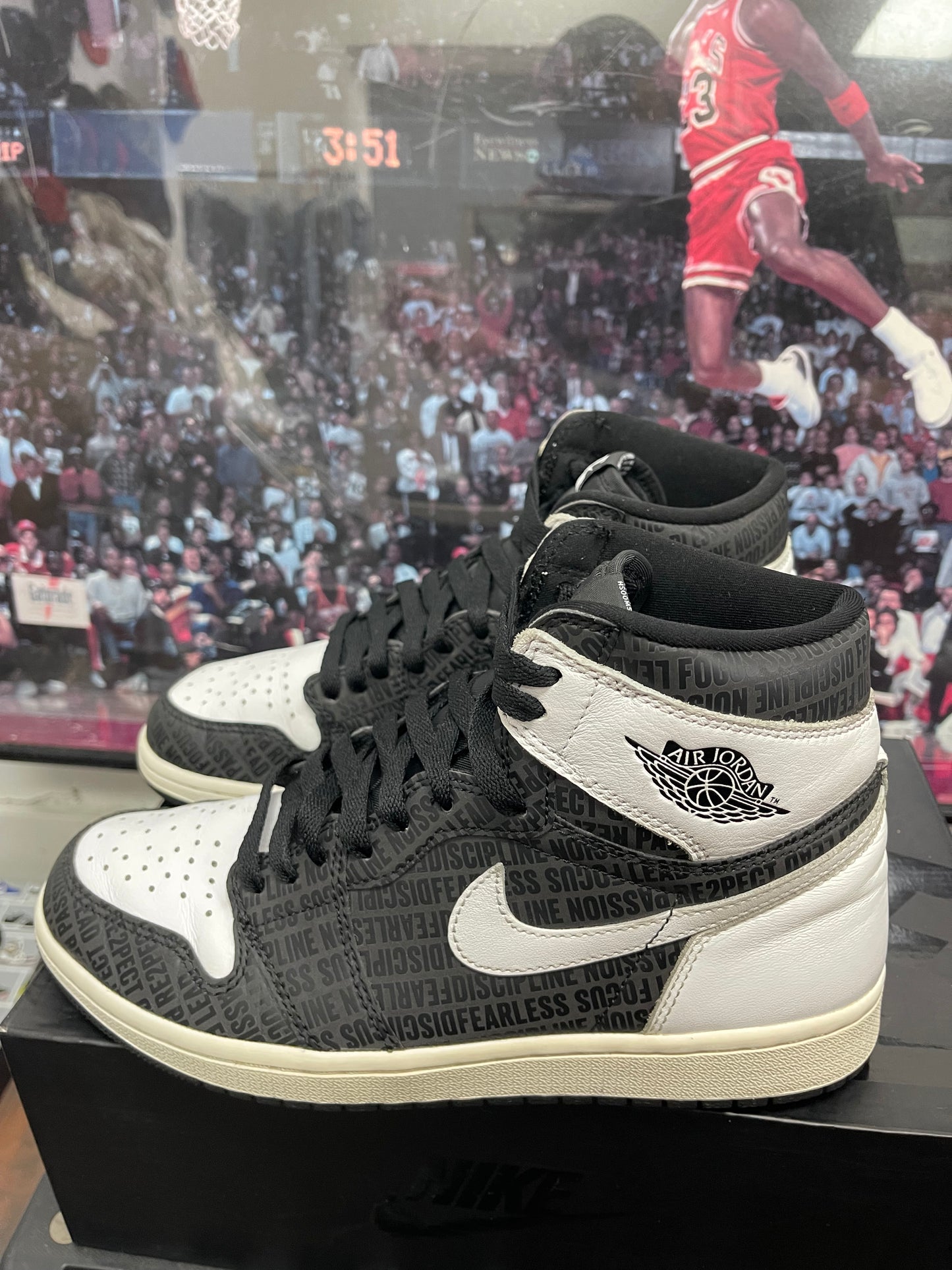 Air Jordan Retro 1 High OG ‘ Re2pect ‘ Size 8.5