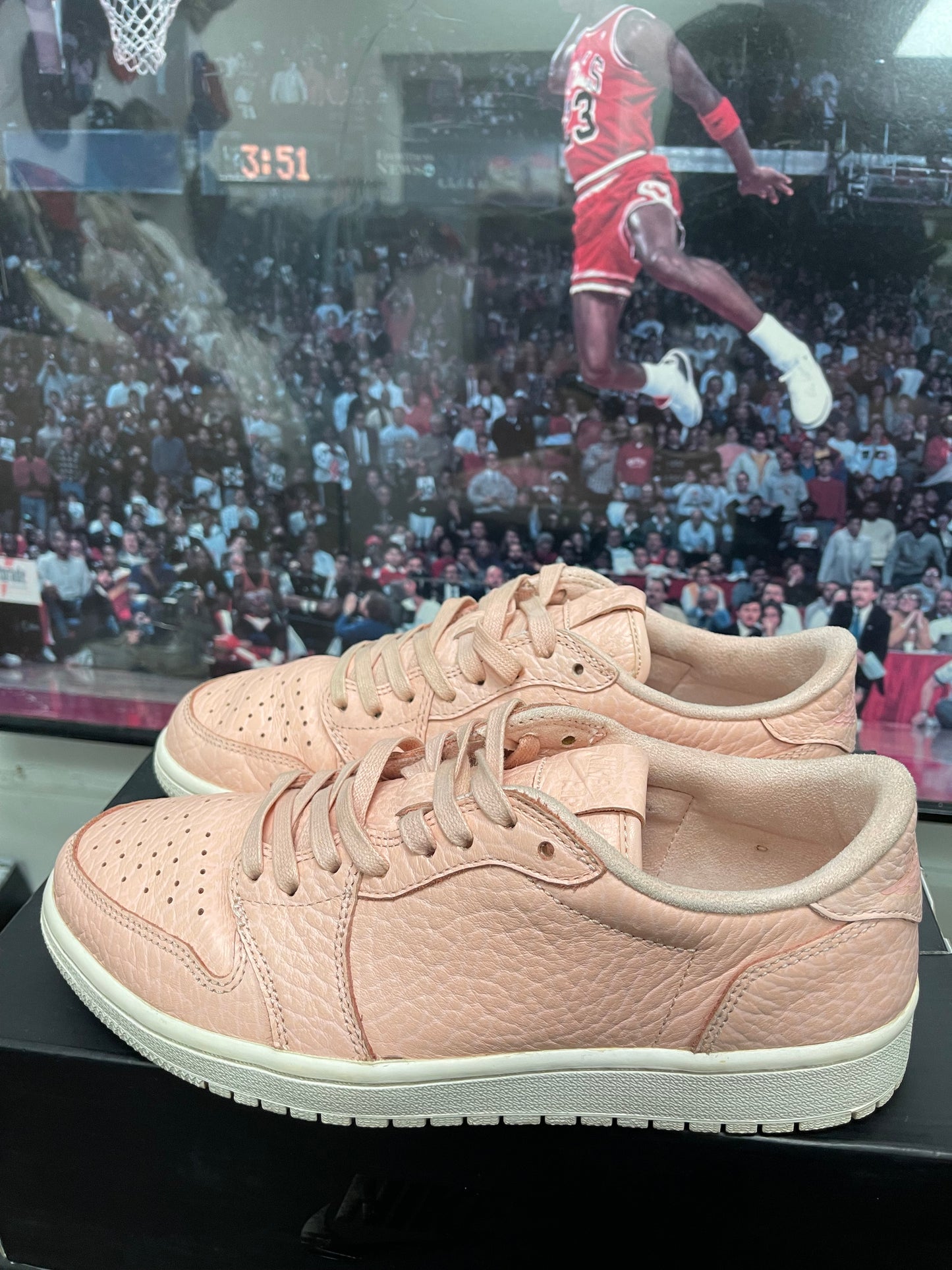 Air Jordan 1 Low ‘ Swooshless ‘ Size 8 Arctic Orange
