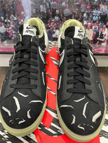 Blazer low Acronym Size 11