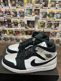 Air Jordan Retro 1 Mid ‘ Diamond ‘ size 8