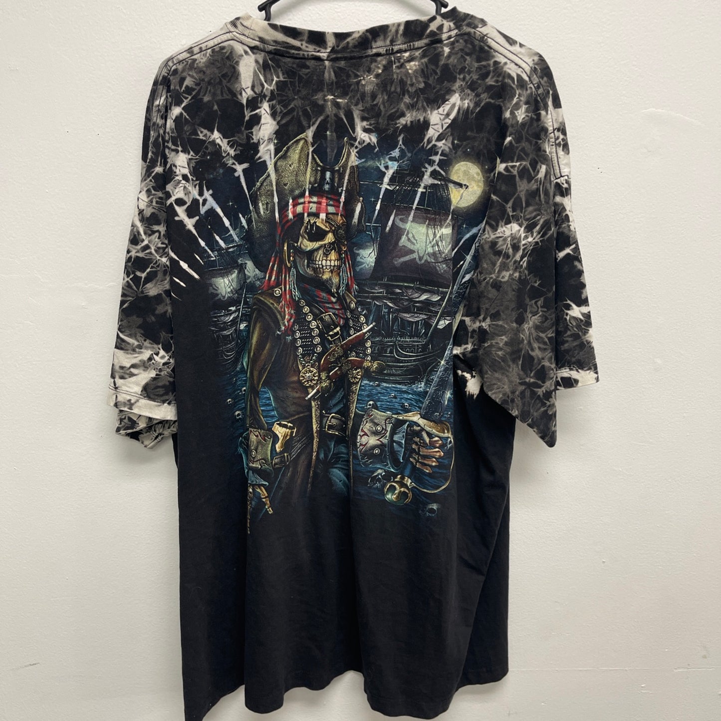 Pirates T shirt size 2XL