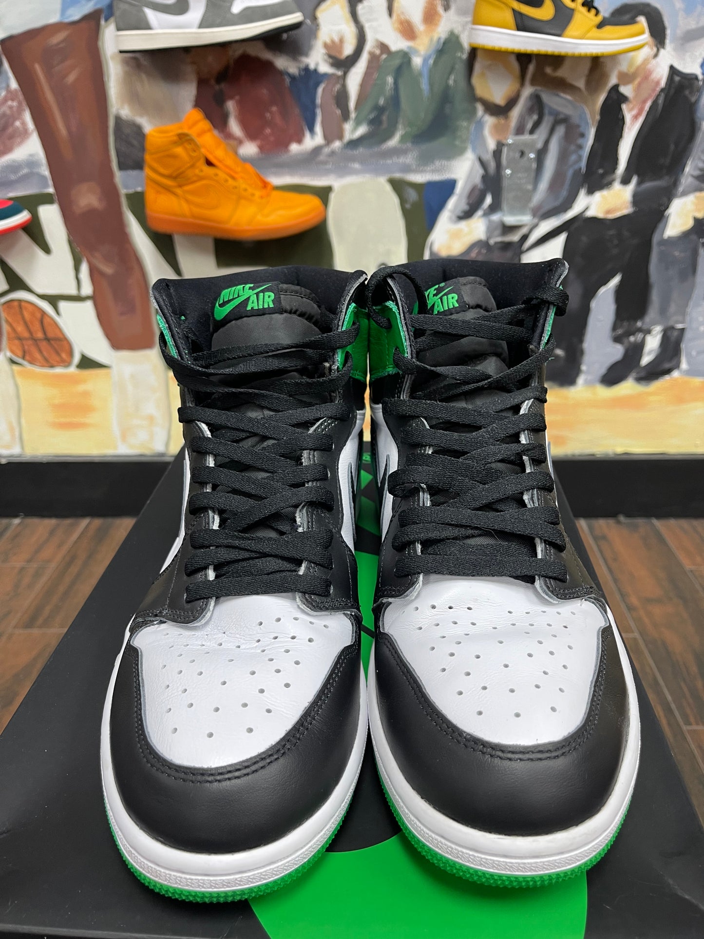 Air Jordan retro 1 high OG ‘ Lucky Green ‘ Size 14